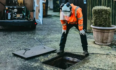 How Expert Blocked Drain Services Improve System Efficiency?